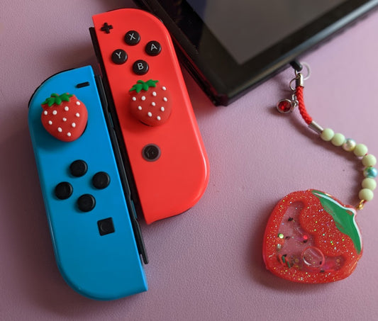 Strawberry Shaker Charm Dust Plug