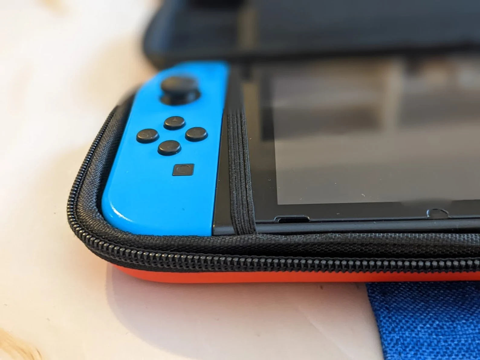 Nintendo switch sales luigi case